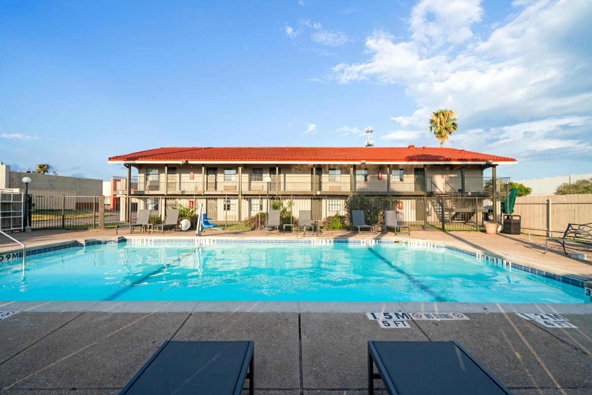 La Quinta Inn By Wyndham Corpus Christi North Exterior photo