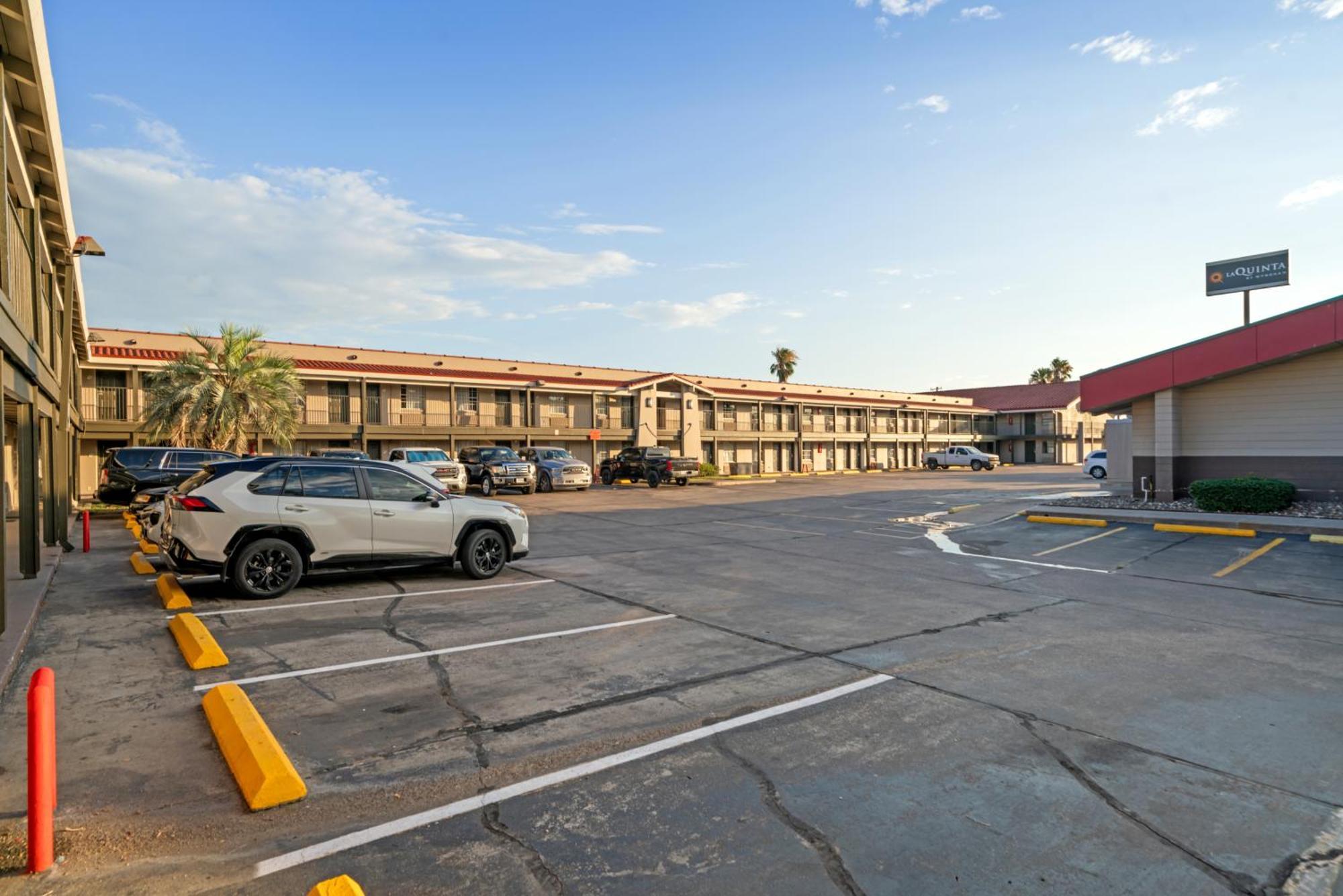 La Quinta Inn By Wyndham Corpus Christi North Exterior photo