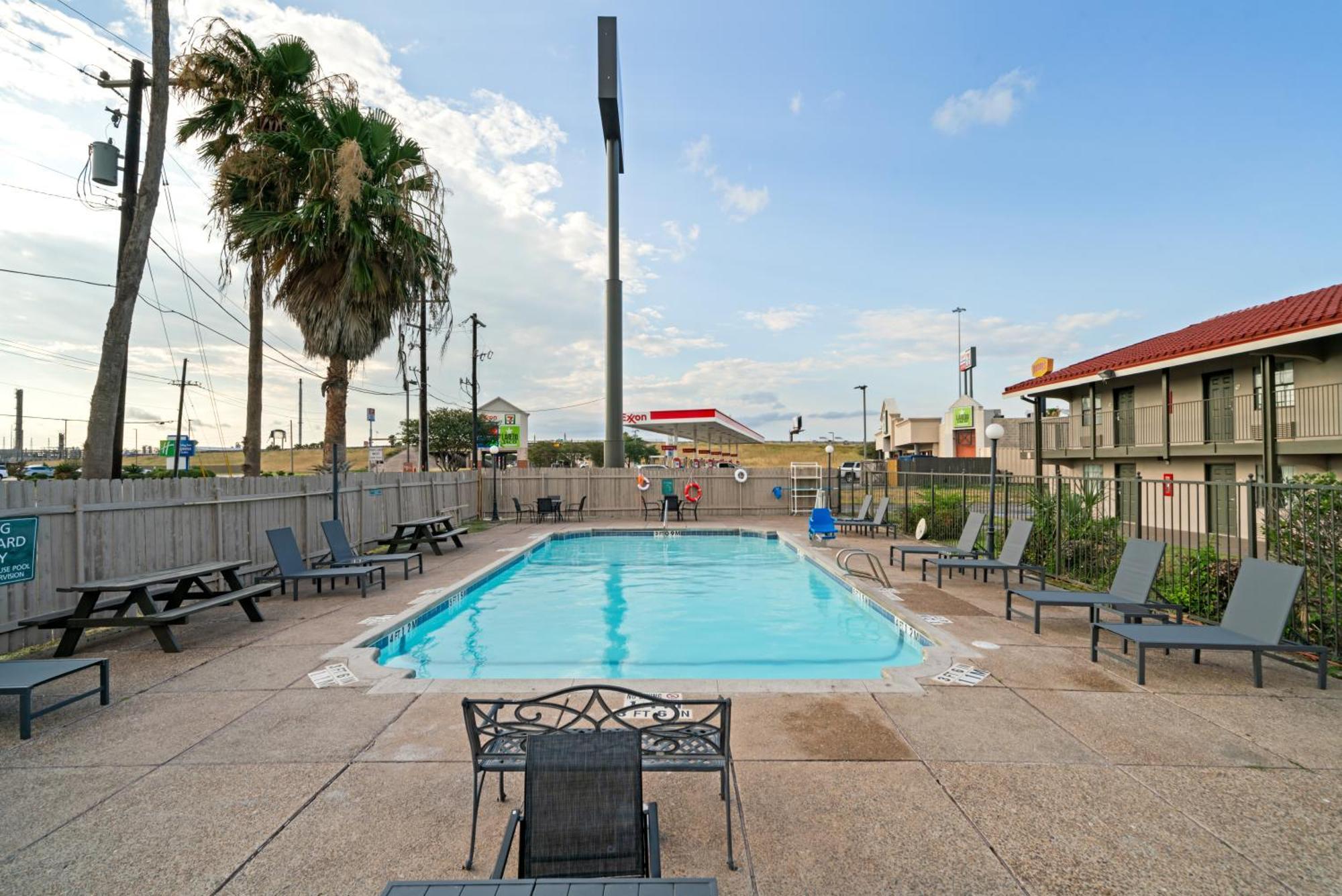 La Quinta Inn By Wyndham Corpus Christi North Exterior photo