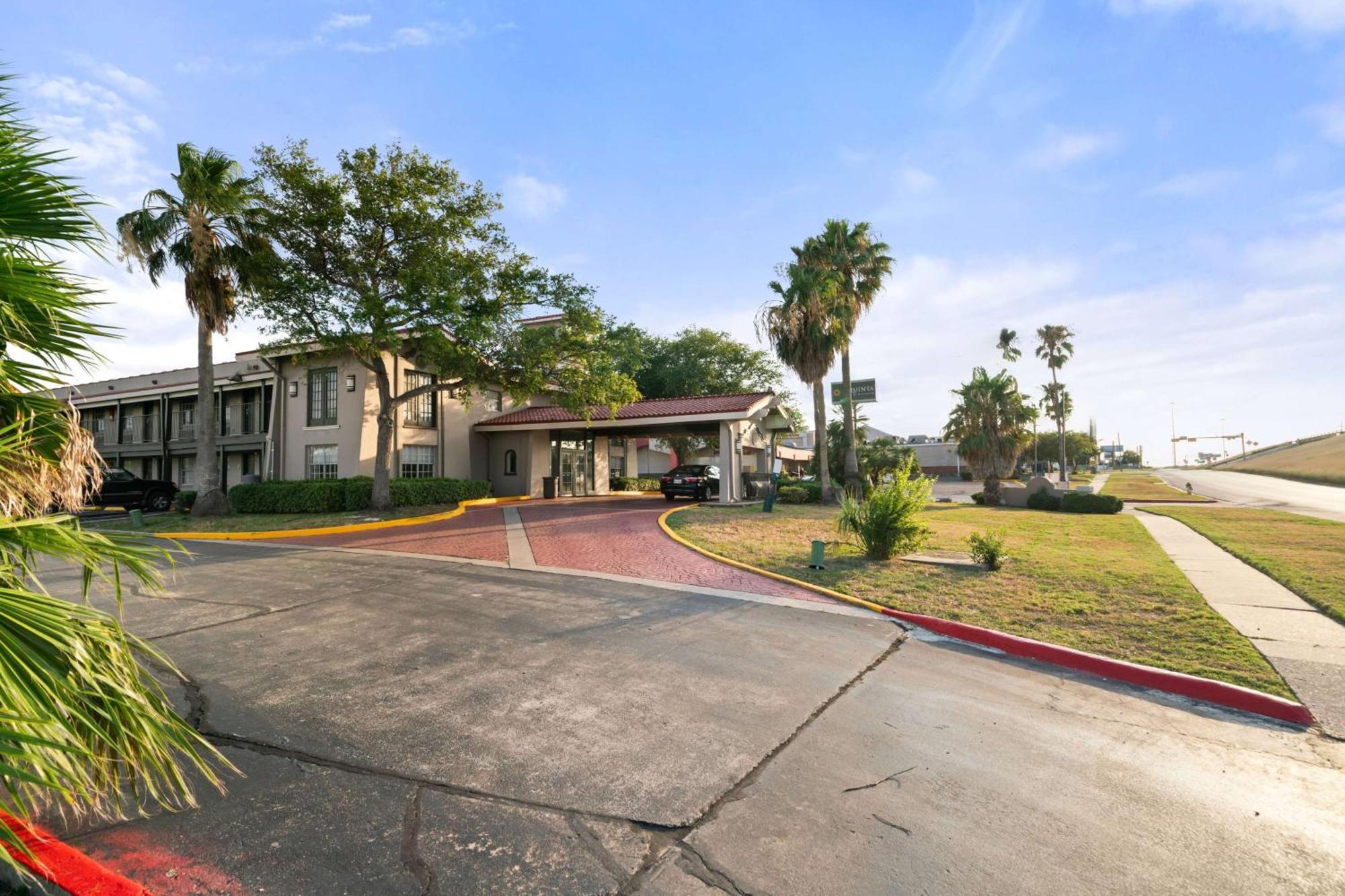 La Quinta Inn By Wyndham Corpus Christi North Exterior photo